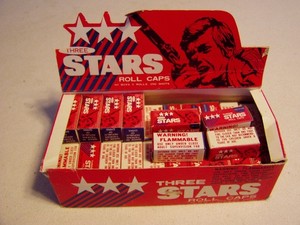 48/60 VINTAGE THREE STARS BRAND PERFORATED ROLL CAP BOXES & STORE DISPLAY BOX