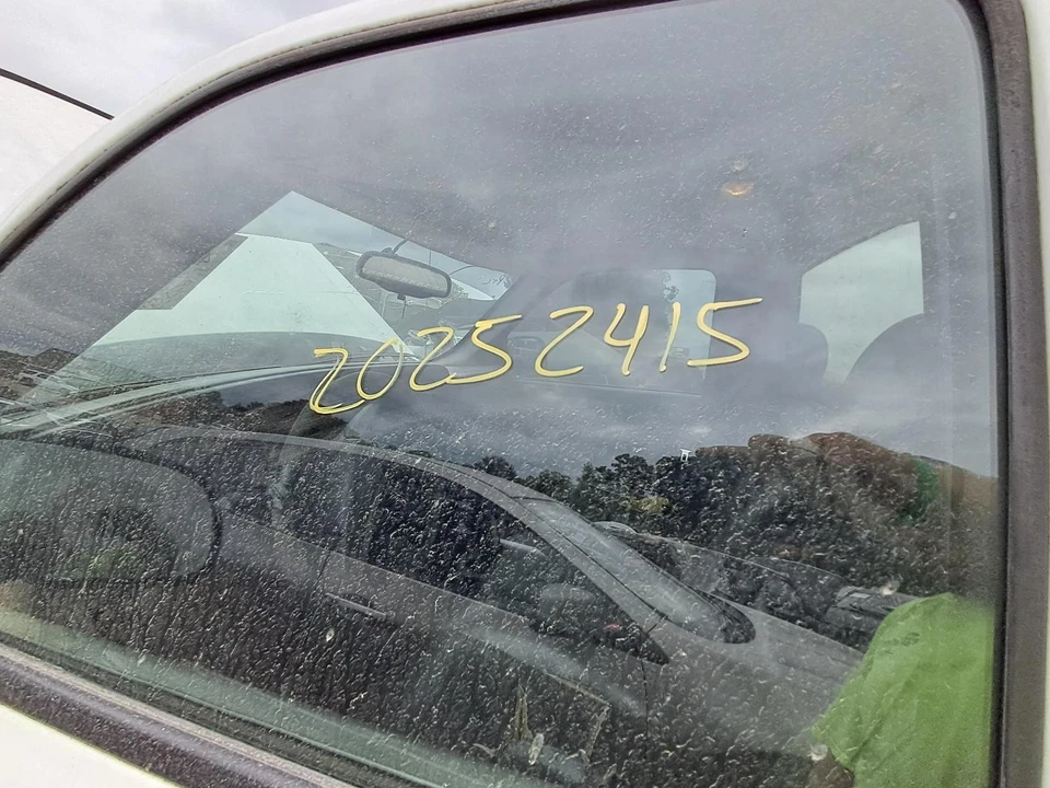 Used Rear Back Glass fits: 2006 Chevrolet Silverado 1500 pickup classic style cr Foto 2 de 4