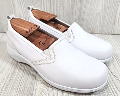 Akesso Women's White Leather Slip on Shoes Size 6 Style #409022602
