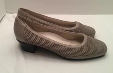 BEACON EUROFLEX SLIP-ON LOAFERS Tan LEATHER SZ 11 EUC.