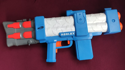 NERF Roblox Arsenal Pulse Laser - Blaster Motorisé 10 Fléchettes + Code Objet Virtuel Exclusif Roblox