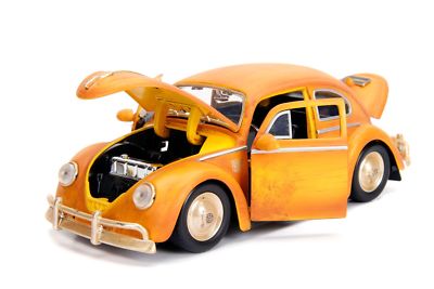 VW BEETLE WEATHERED YELLOW W/CHARLIE FIGURE 