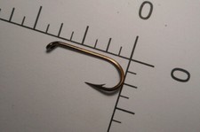 100 MUSTAD # 6 FLY TYING RIG MAKING Mustad Round Hooks Forged EX. STRONG 541