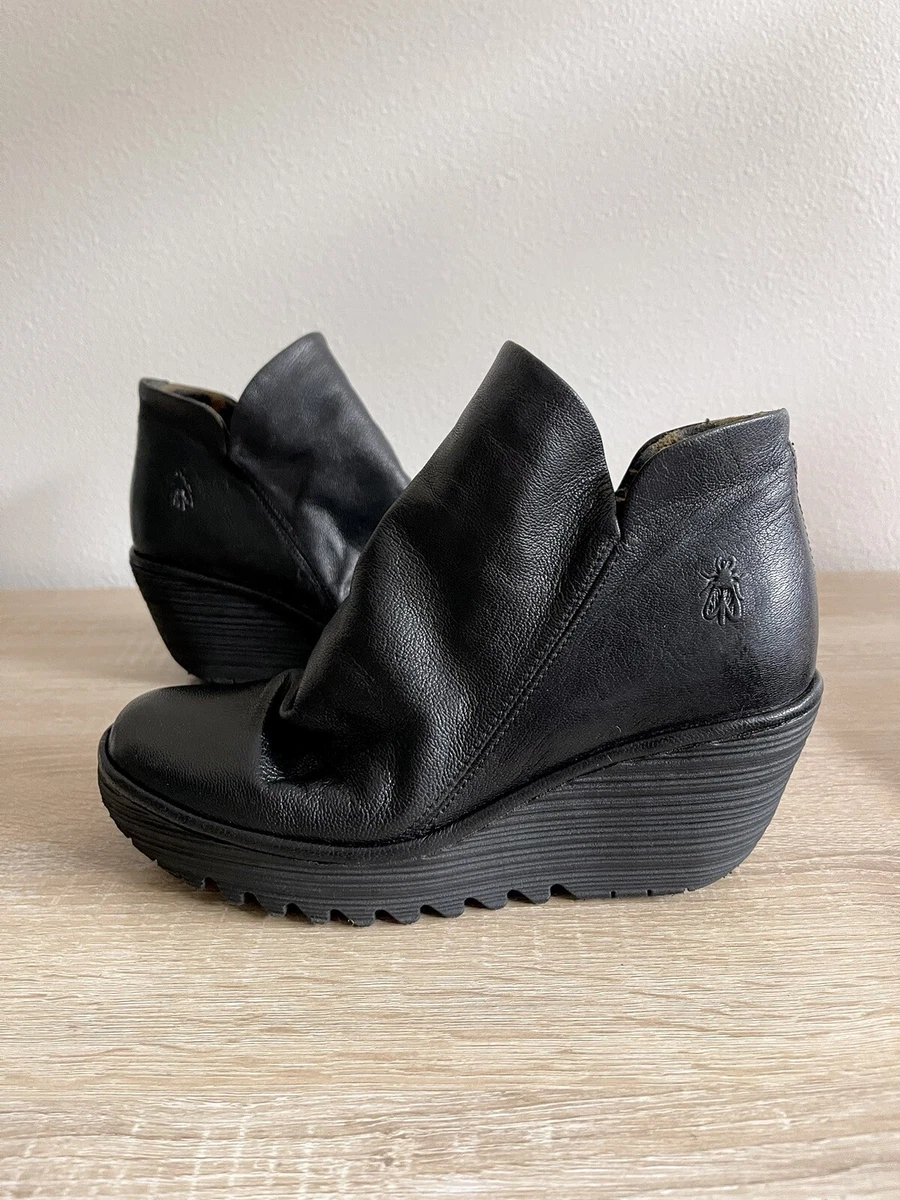 Fly london 2025 yip wedge bootie