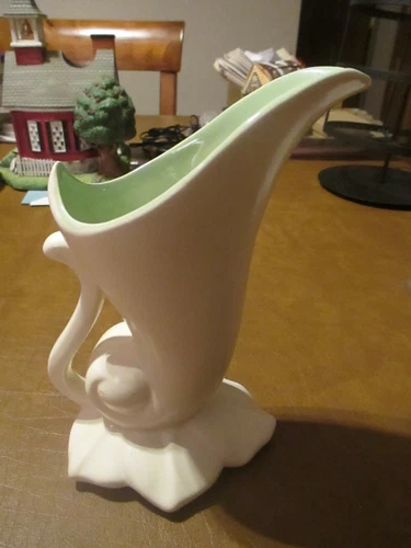 Red Wing Cornucopia Vase 1356 Matte Off White Chartreuse Green Interior 7.5" Vtg