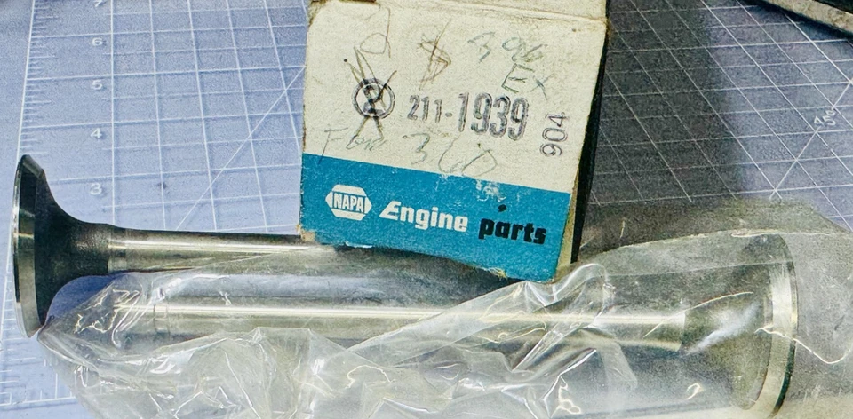2 válvulas de escape Ford nuevas años 60 hasta 70 352, 360, 390cid NAPA/MOG PN 211-1939 Foto 2 de 3