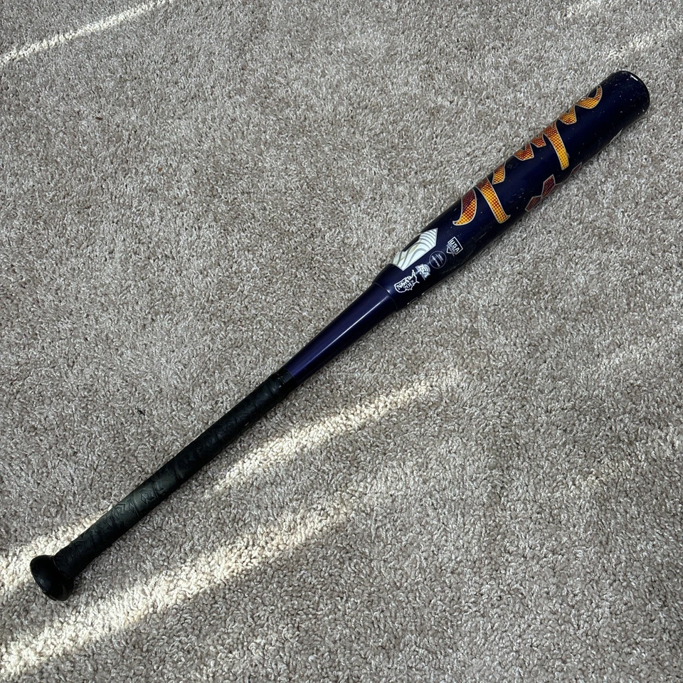 Bate de Softbol Lanzamiento Rápido Demarini Spryte 30"/18oz -12 2 1/4" Barril FPS-22 Juvenil Foto 2 de 4