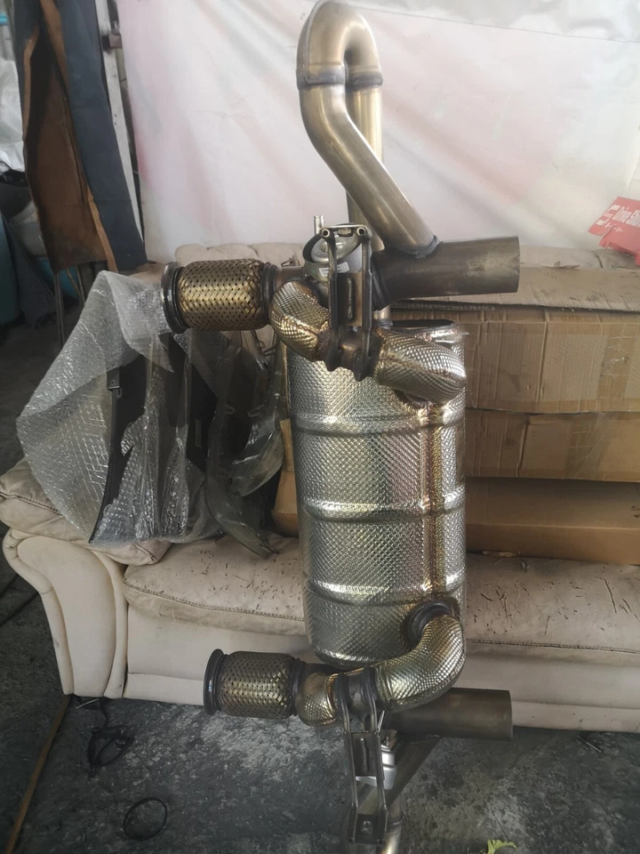 LAMBORGHINI HURACAN PERFORMANTE EVO 2019 EXHAUST OEM CENTER VALVE MUFFLER - Image 2 of 4