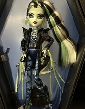 Monster High Haunt Couture Midnight Runway Frankie Stein Doll New Sealed IN HAND
