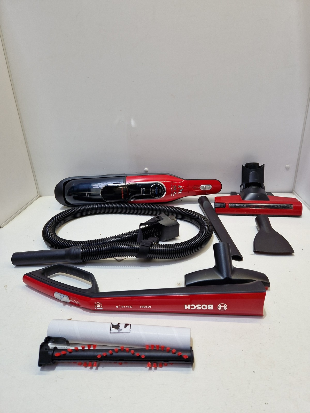 Bosch Athlet ProAnimal Cordless Vacuum Cleaner Red (Dirty/Scuffed] B+
