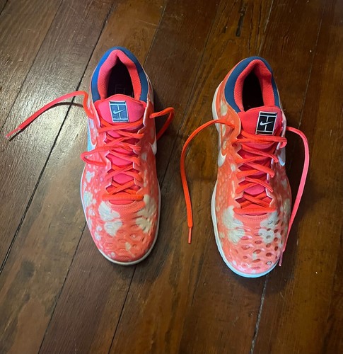 Women's Nike Air Zoom Cage 3 Tennis Shoes Size 9.5 and in Great Condition - Picture 2 of 6