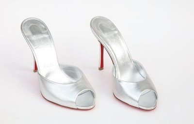 Christian Louboutin シルバー ハイヒール CHRISTIAN LOUBOUTIN Miss Z 100 mirrored-leather pumps | NET-A-PORTER