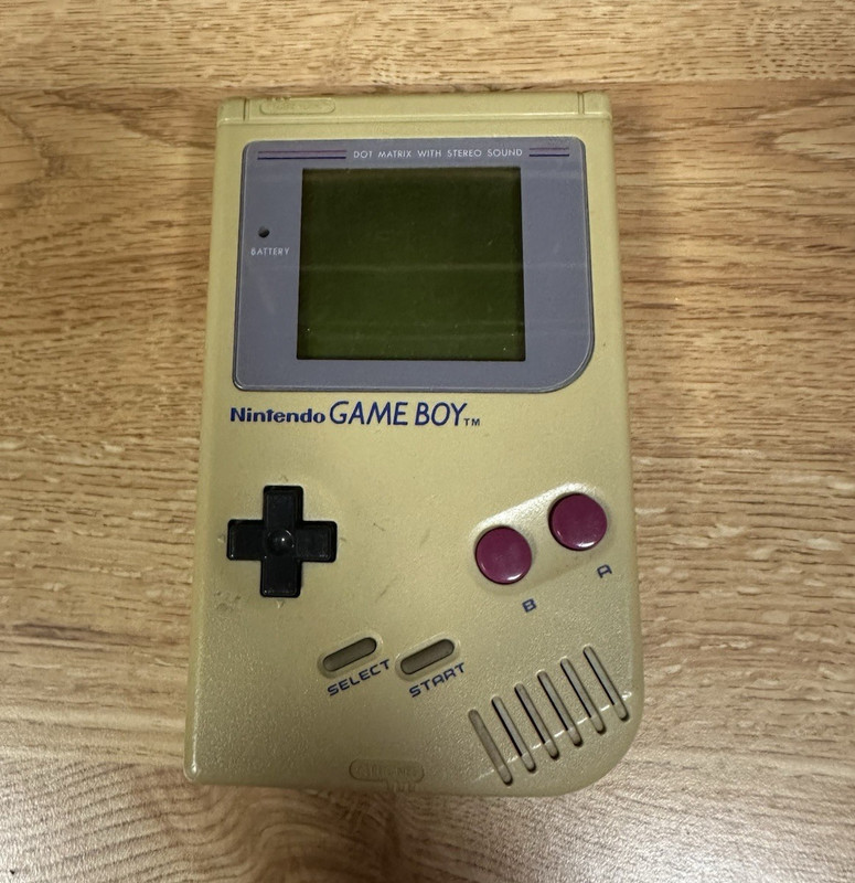 Nintendo Game Boy DMG Handheld System Console T/W Heavy Yellowing