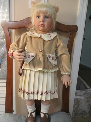 THIS IS ''JOY'' ,A BEAUTIFUL HILDEGARD GUNZEL DOLL JOY MINT CONDITION