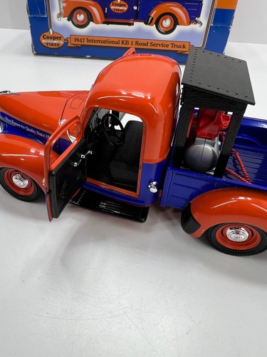 Cooper Tires 1947 International KB1 Road Service Truck Liberty Classics 1/25 - Picture 8 of 10