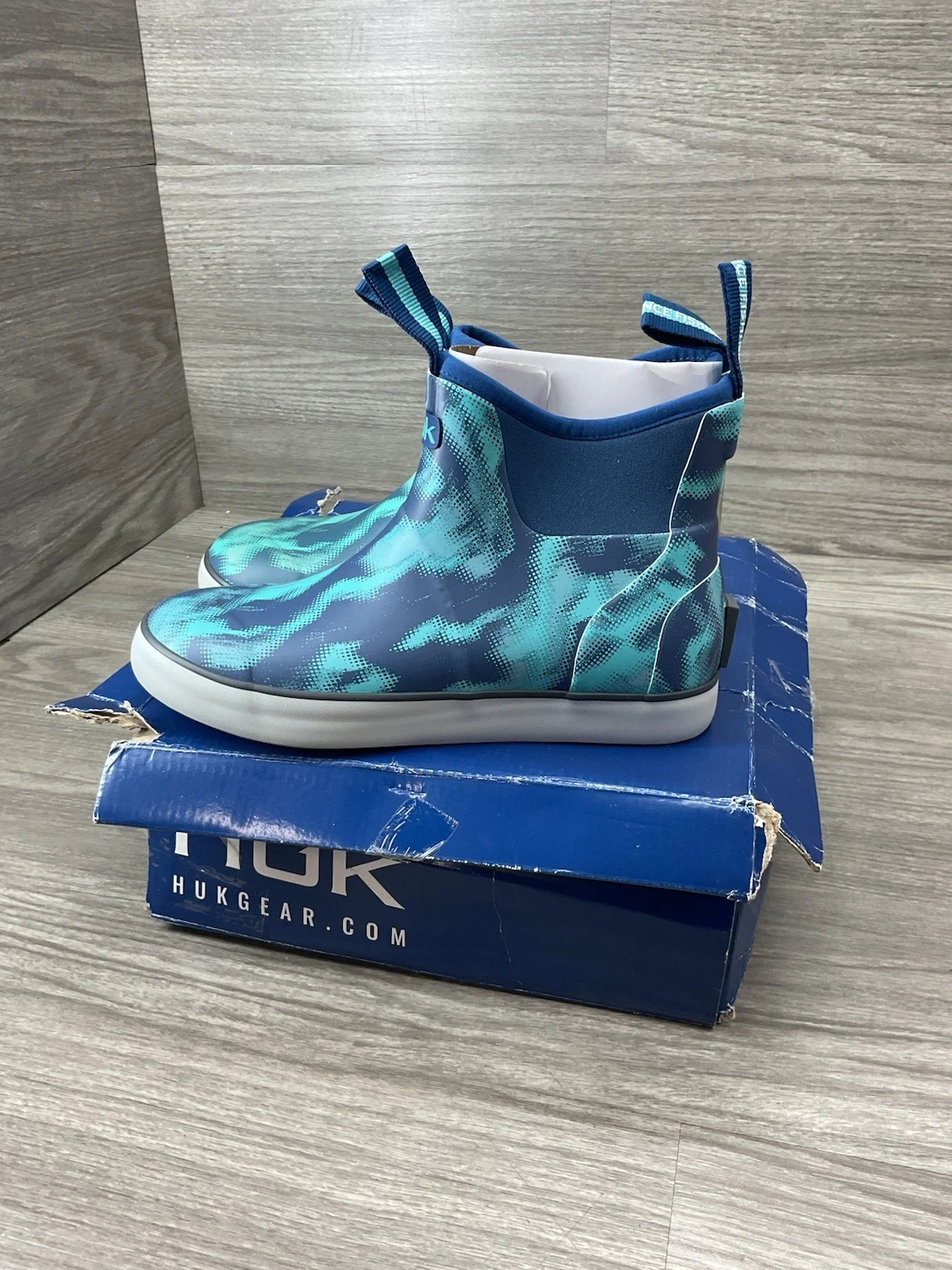 Huk Men's Rogue Wave Neoprene Ankle Deck Fishing Boots Blue Camo Size 7