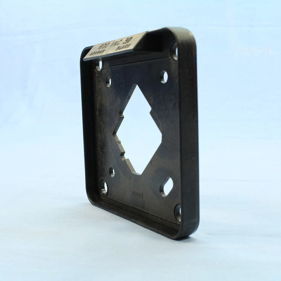 Cooper Pin & Sleeve Polarizer Plate 600 VAC 3Ø ARC64W BLACK 0402970 WD03367 60A - Image 3 of 4