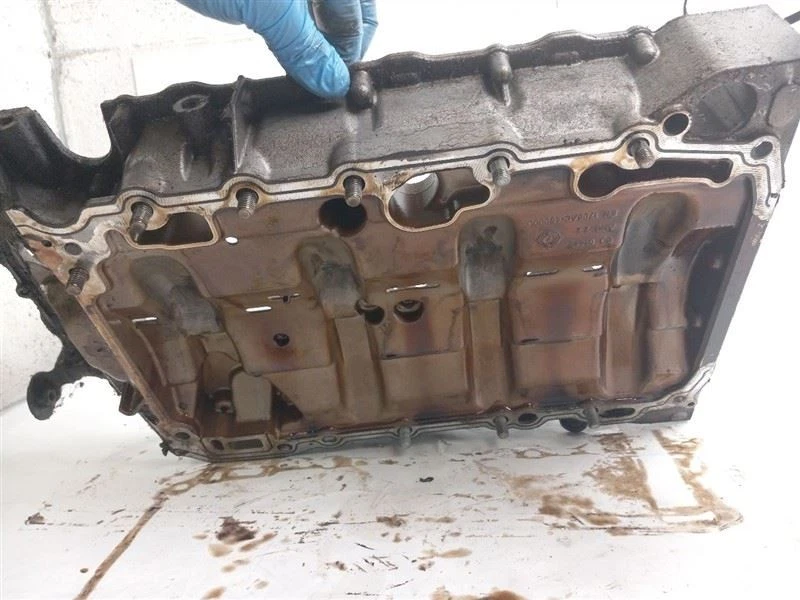 Panela de óleo superior compatível com Volkswagen CC 2009 - 2018 FABRICANTE DE EQUIPAMENTO ORIGINAL - Imagem 4 de 4