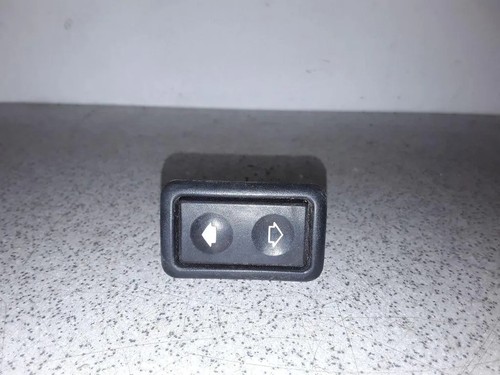 BMW 3 Coupe E36 Schalter für Fensterheber hinten links 8365300 2.50 33748335