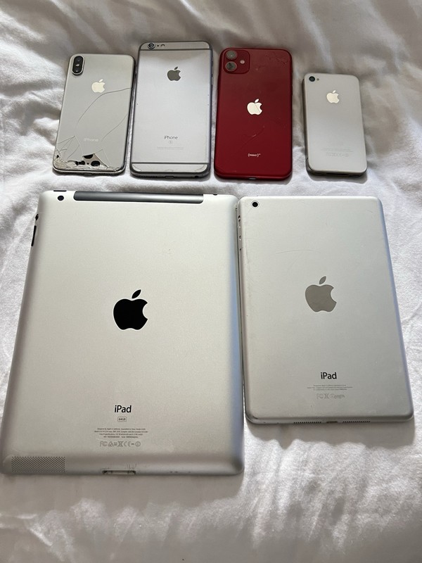 Apple iPhone & iPad Mixed Lot for Parts/Repair - Cracked Screens