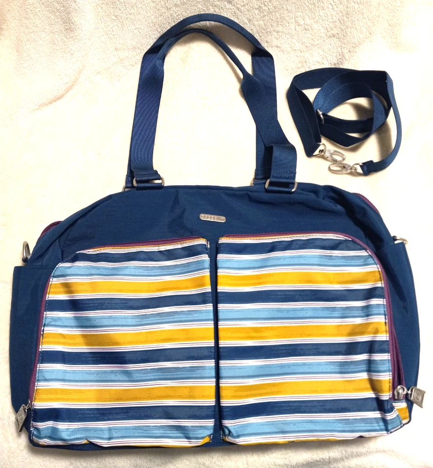 Bolso de Viaje Baggallini Grande de Lona Azul Amarillo Rayas Tropical Precio de Venta sugerido por el fabricante 98 USD