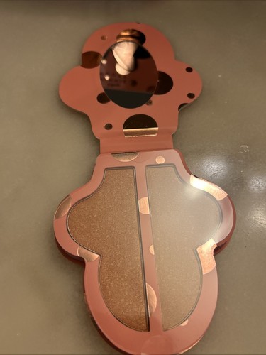 Disney's Minnie Mouse x Makeup Revolution Minnie Forever Highlighter Duo 0.29 oz - Picture 3 of 8
