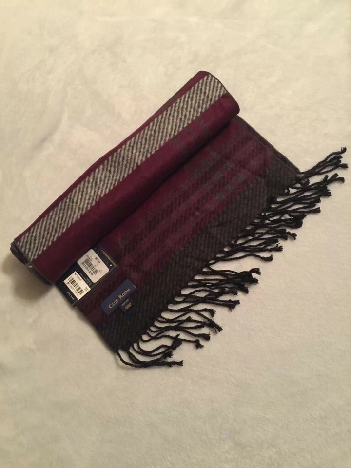 Nuevo con etiquetas Bufanda Unisex Club Room Gris Granate 100% Seda _ $75 Foto 2 de 4
