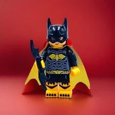 #0030 - Batgirl (Golden Cape Suit)