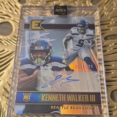Panini 2022 Essentials Autographs Kenneth Walker III ESS-KEW RC Auto /199