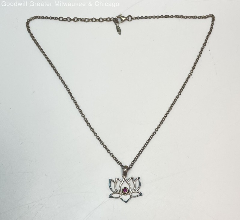925 Sterling Garnet Lotus Flower Pendant Cable Chain Necklace 6.5g