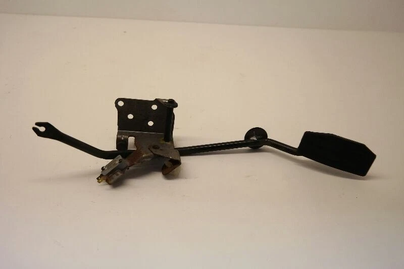 2001 ISUZU VEHICROSS GAS ACCELERATOR PEDAL  - Image 2 of 4