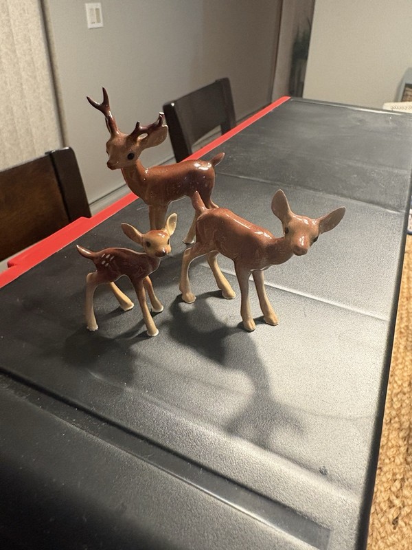 Hagen Renaker Vintage Deer Family Of 3. Buck Has One Chip On Antler