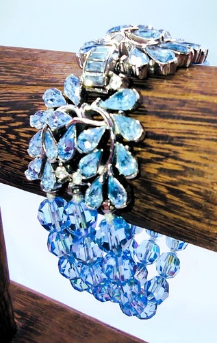 CROWN TRIFARI BLUE FACETED GLASS BEADS CRYSTALS 3 STRAND Bracelet 7.5" Gorgeous! - 第 2/13 張圖片