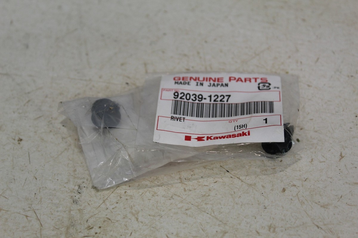 にゃり OEM 1998-2003 KAWASAKI NINJA 600 R PLASTIC RIVET SOLD QTY 2