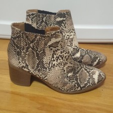 Maurices Ruby bootie size 7 snakeskin