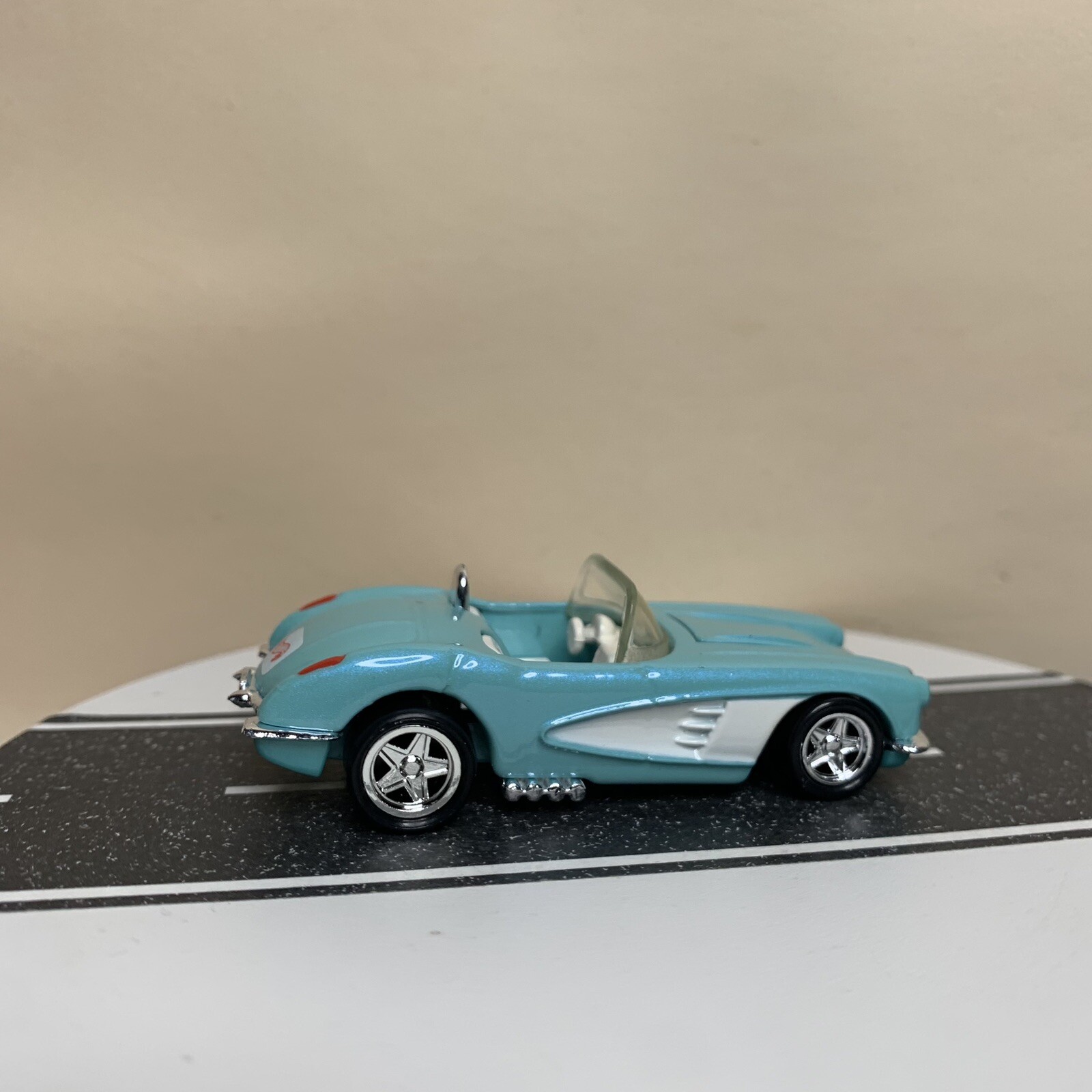 Hot Wheels Classic Edition ‘58 Chevy Corvette Convertible Light Blue/White NM