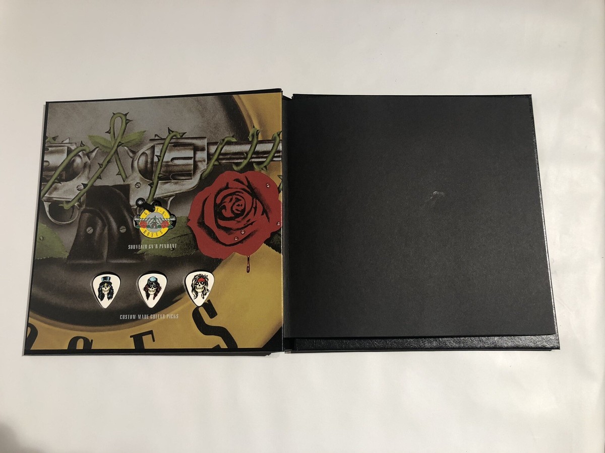 GUNS N' ROSES 2016 NOT IN THIS LIFETIME TOUR (2) VIP HARDCOVER
