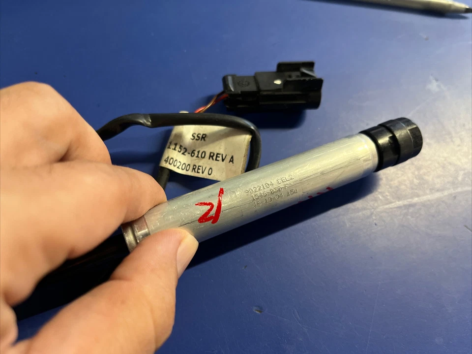 PISTÓN SUPERIOR CONVERTIBLE CHEVY SSR 9022104 CEL2 Foto 2 de 2