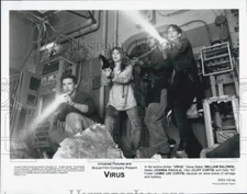 1998 Press Photo Scene From Film Virus - DFPG50595