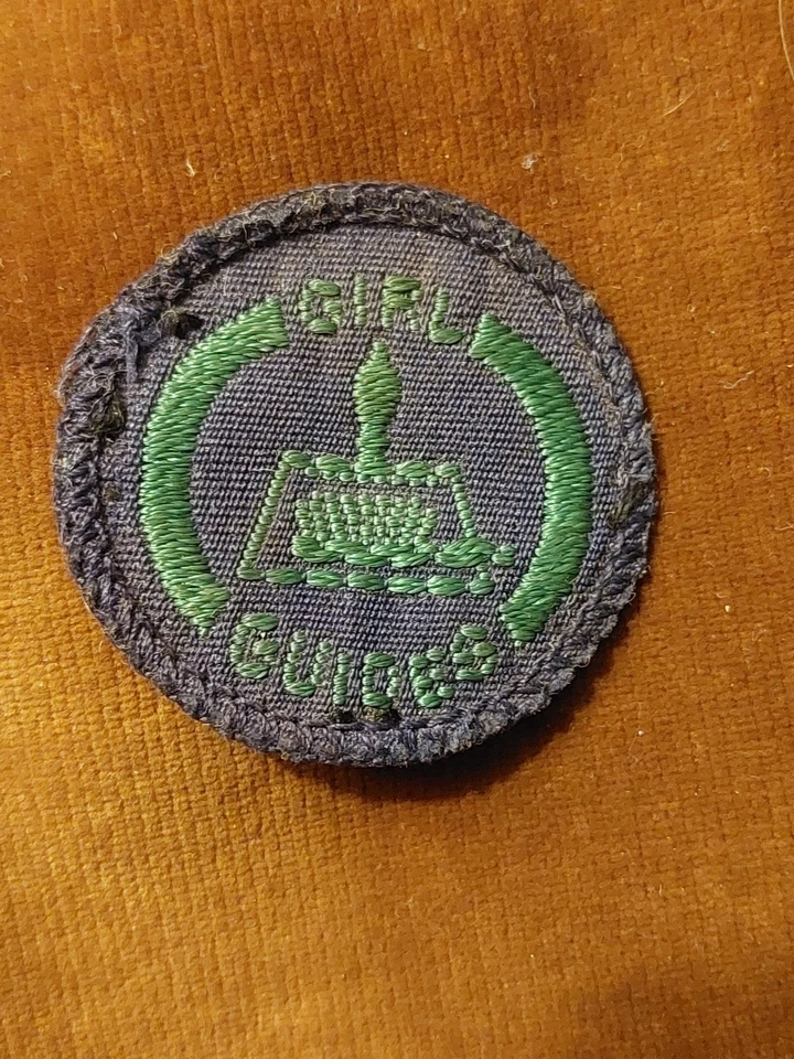 1930/40s GIRL GUIDES RANGERS PUBLIC HEALTH /  COOK PROFICIENCY BADGE CLOTH 40MM  - Image 3 of 4