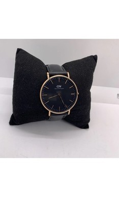 READ! Daniel Wellington Women's Watch Rose Gold Leather Strap *NEEDS BATTERY!!!