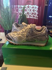 Bottega Veneta Men s Low Top Lace-Up Athletic Sneakers Solid White/Gray