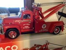 First Gear 1:34 Scale 1955 Diamond-T Wrecker TEXACO 19-2430 NIB