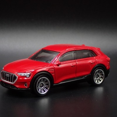 2018-2025 AUDI Q8 E TRON ETRON 1:64 SCALE COLLECTIBLE DIORAMA
