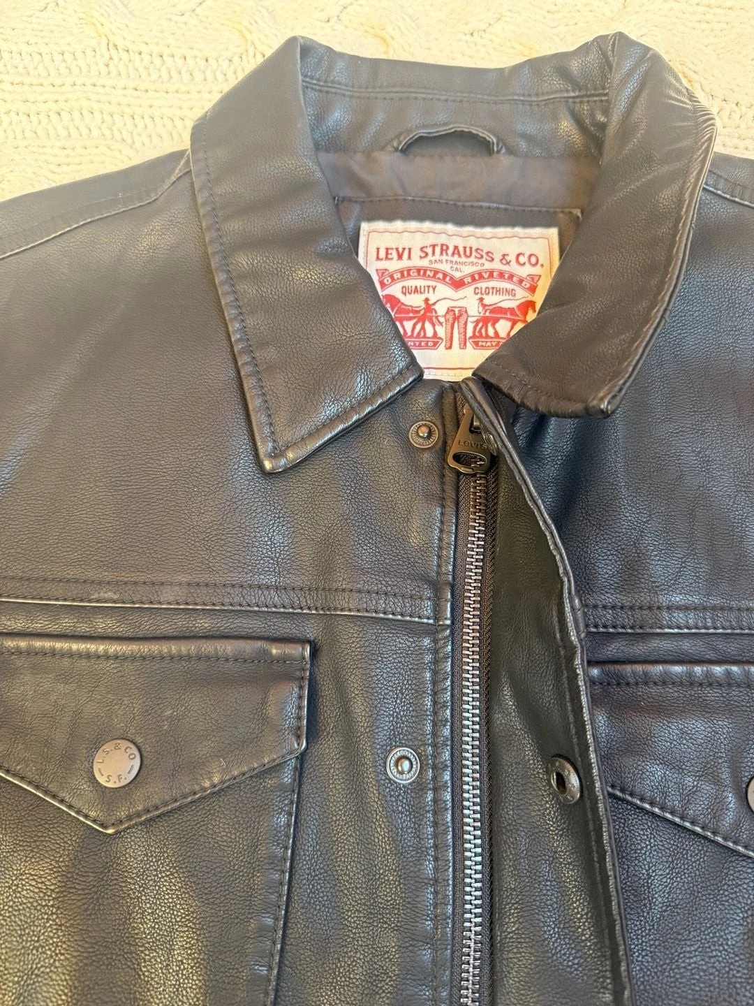 Levi's Faux Leather Trucker Jacket Black Size M - product detail image 3