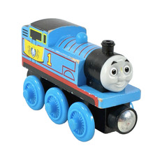 2012 Royal Crest Thomas  Friends Wooden Railway Train Tank Engine Y5021