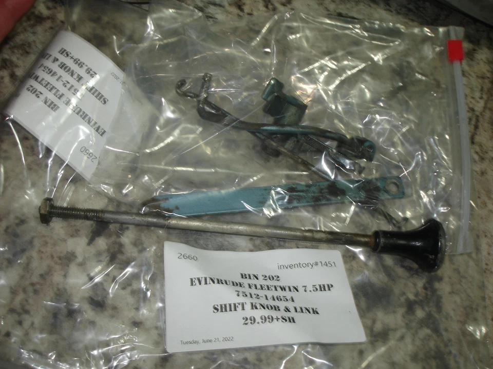 Evinrude fleetwin 7.5hp shift knob link  7512-14654    boat motor part bin 202  - Image 3 of 3