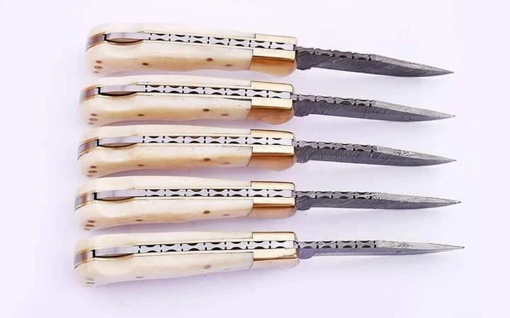 Lote DE 5, Cuchillo de Bloqueo Trasero Hoja Plegable Acero Damasco Mango Blanco CON CUBIERTA Foto 2 de 3