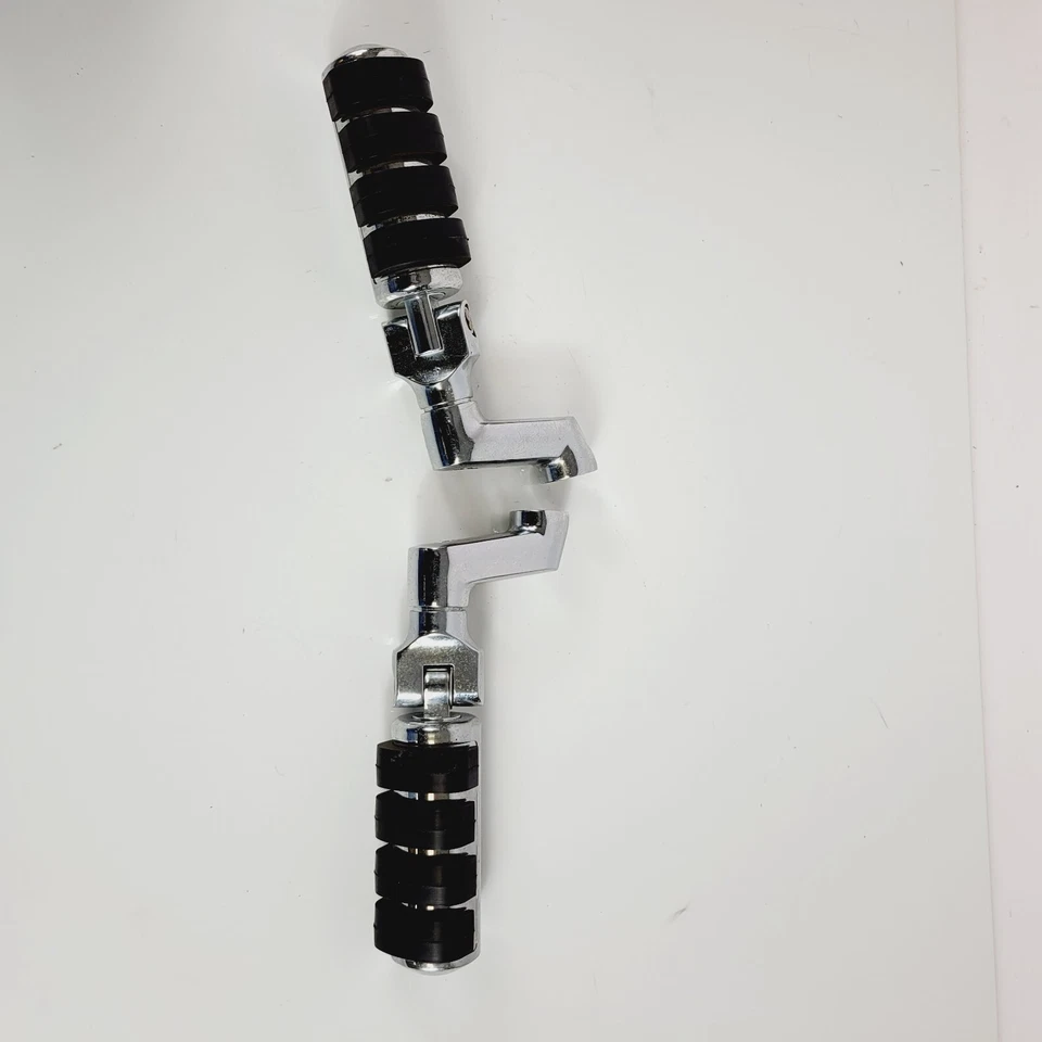 Большие хромированные подножки Kuryakyn со смещением ISO для Harley Touring Softail Dyna - Изображение 2 из 4