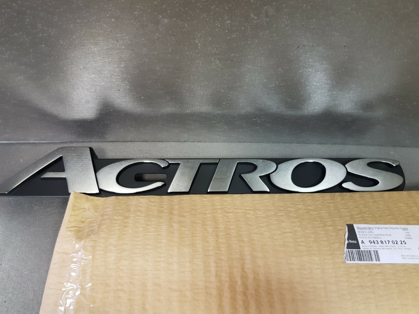 Genuine Mercedes-Benz Actros truck badge logo emblem A9438170225 